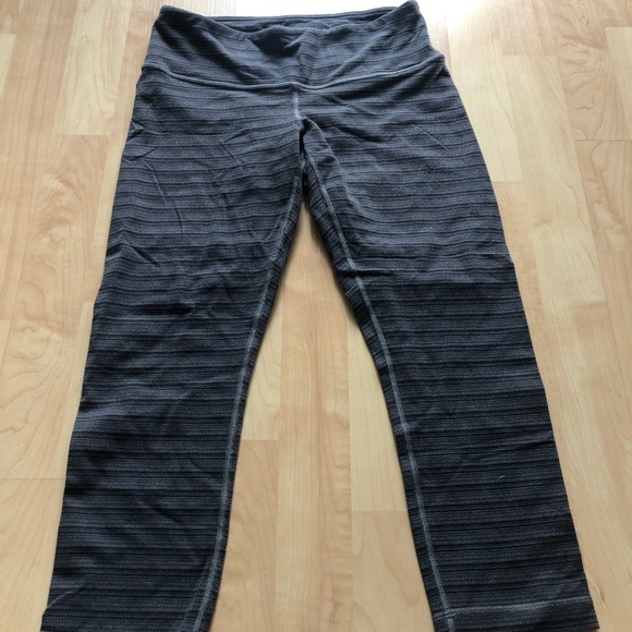 lululemon athletica Pants - Lululemon cropped leggings